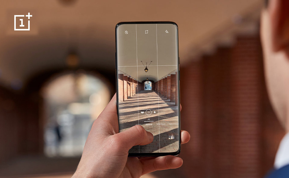 一加（OnePlus）手机做电视！全新LOGO亮相